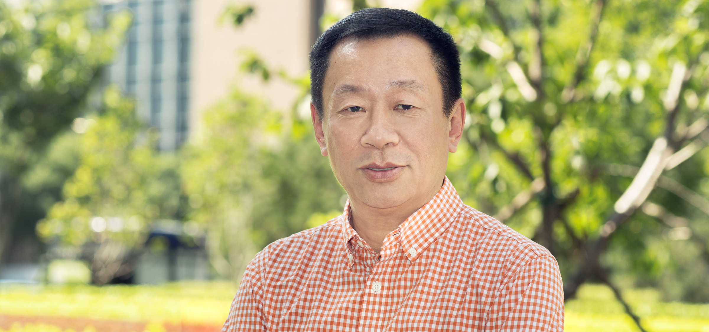 杨镭